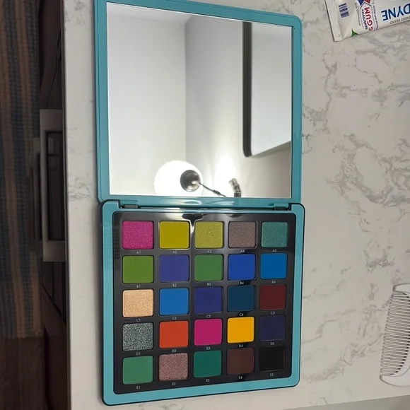 🆕ABH Norvina Collection Palette Vol 2 - Picture 4 of 5